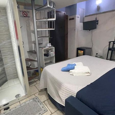 Loft 24 Bed & Breakfast Brindisi Ngoại thất bức ảnh