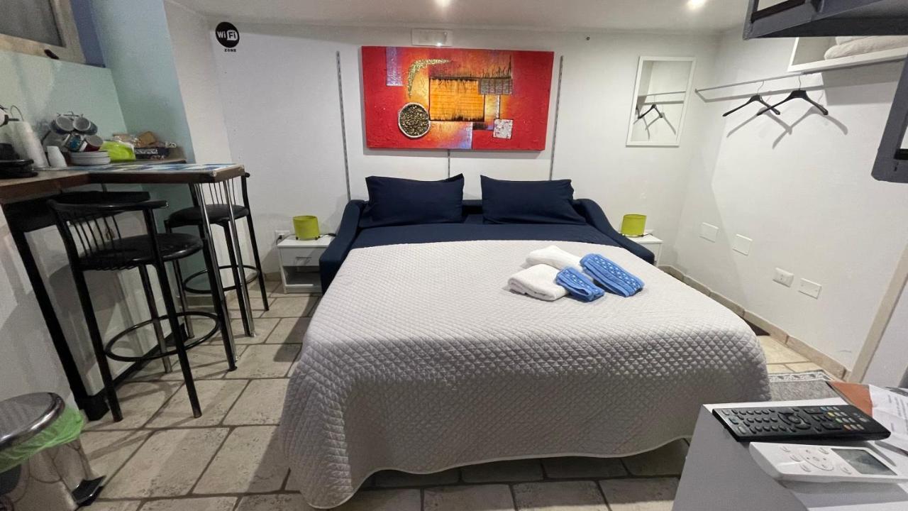 Loft 24 Bed & Breakfast Brindisi Ngoại thất bức ảnh
